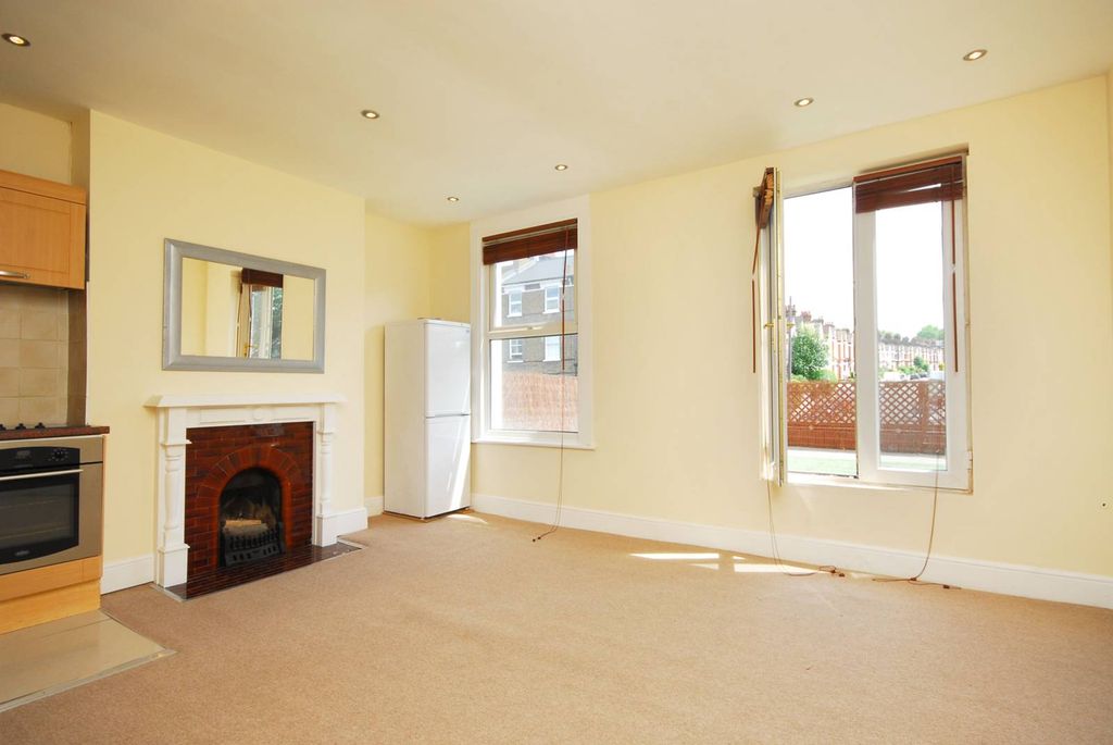 Property photo 1 of 6
