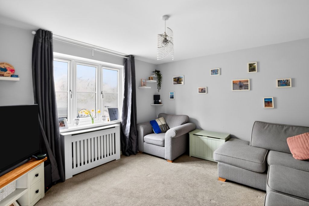 Property photo 2 of 28