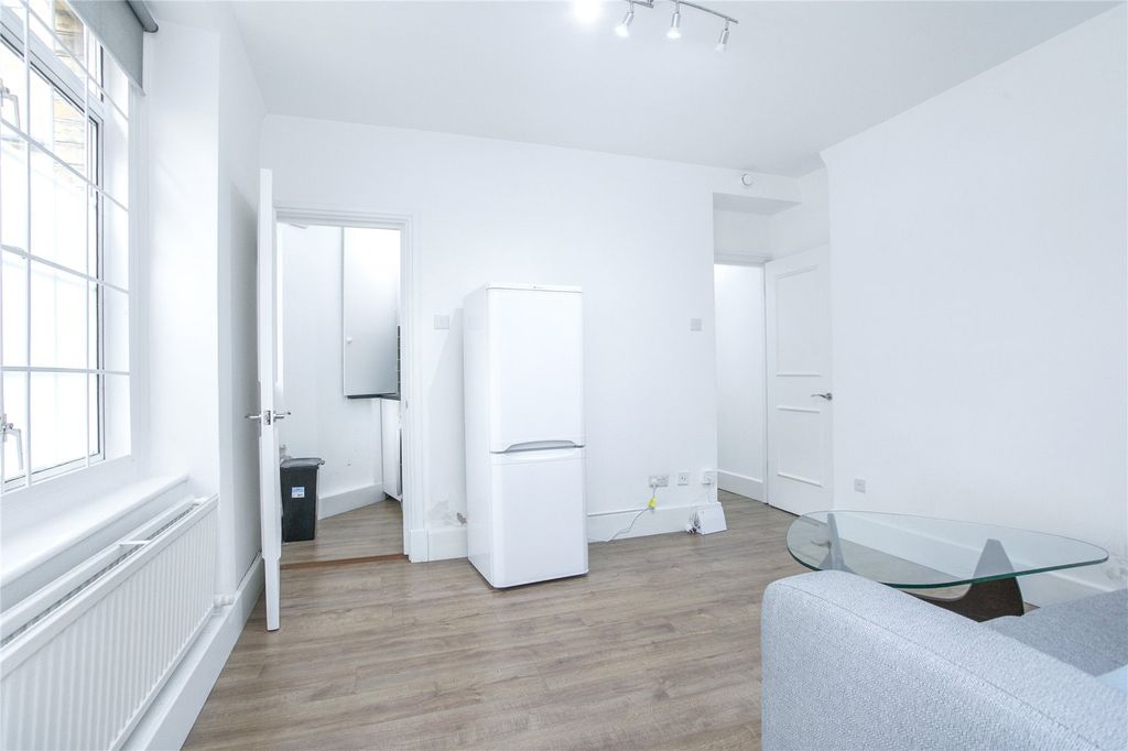 Property photo 3 of 12 Picture No. 23