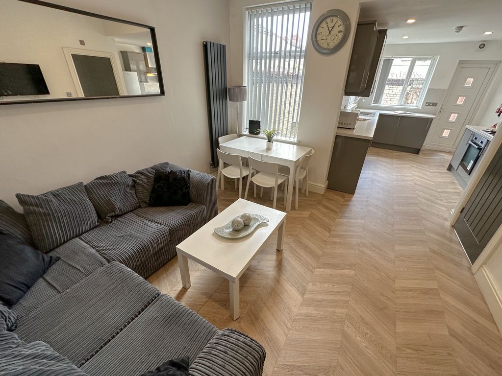 Property photo 1 of 9 26 Malden9