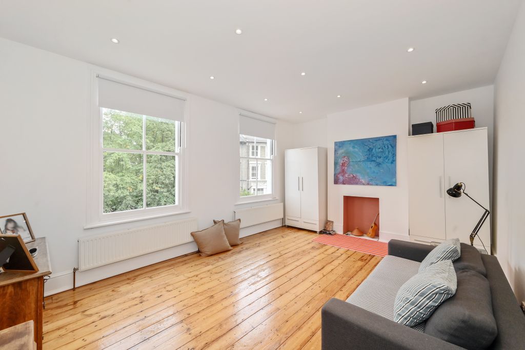 Property photo 3 of 16 37-Lauriston-Road (15)