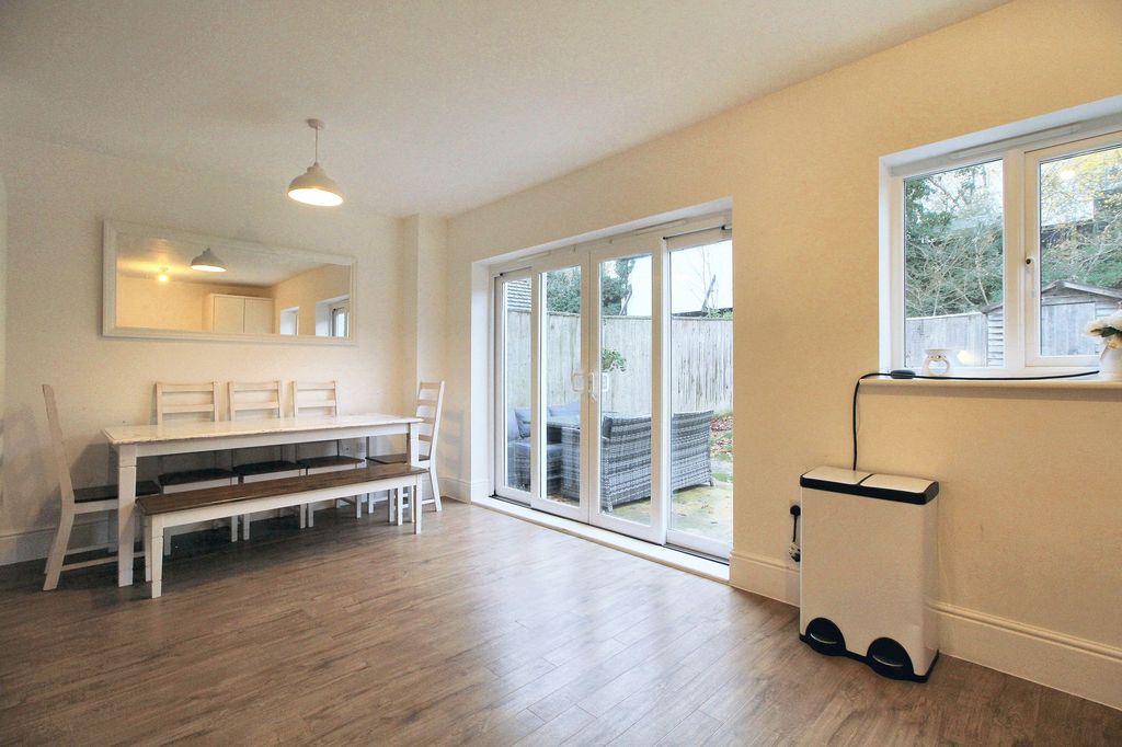 Property photo 3 of 23