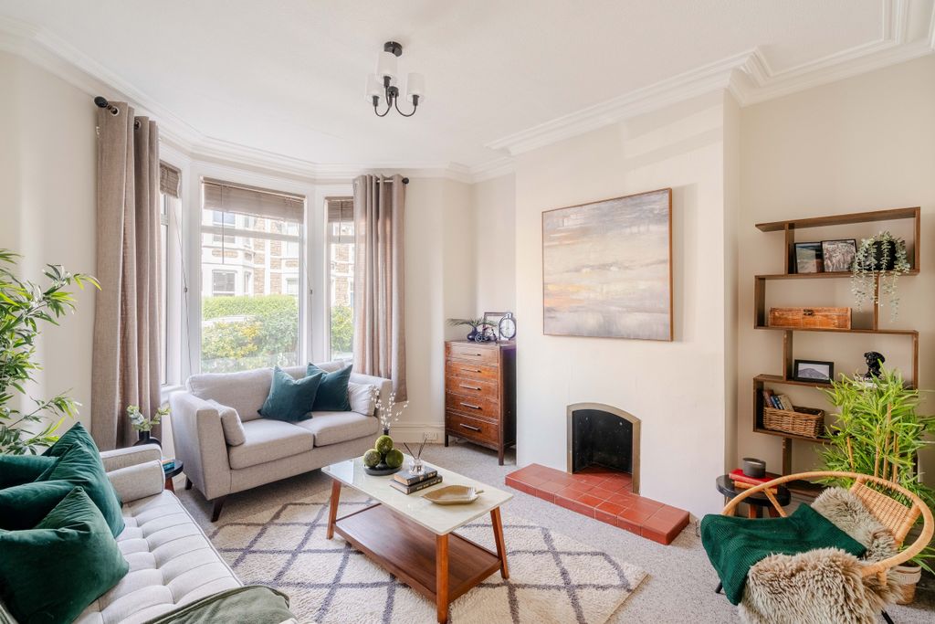 Property photo 1 of 15 13