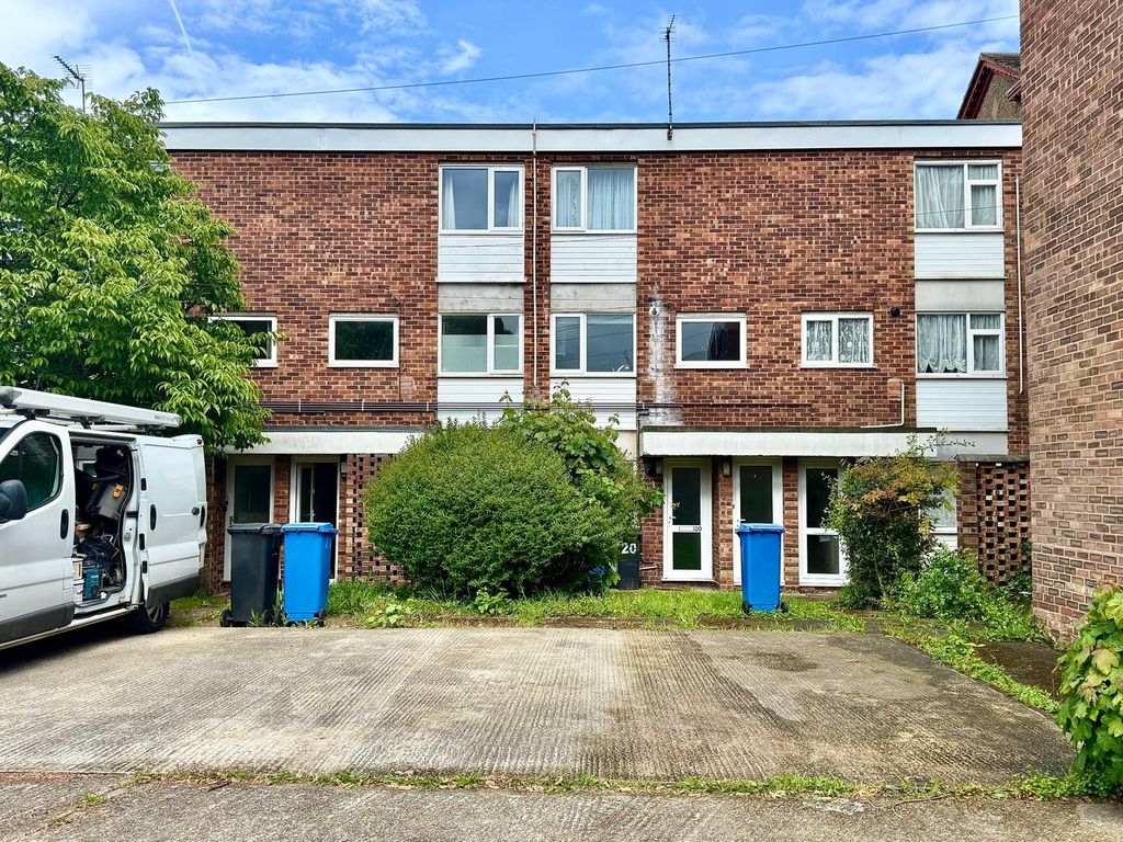 Property photo 1 of 8
