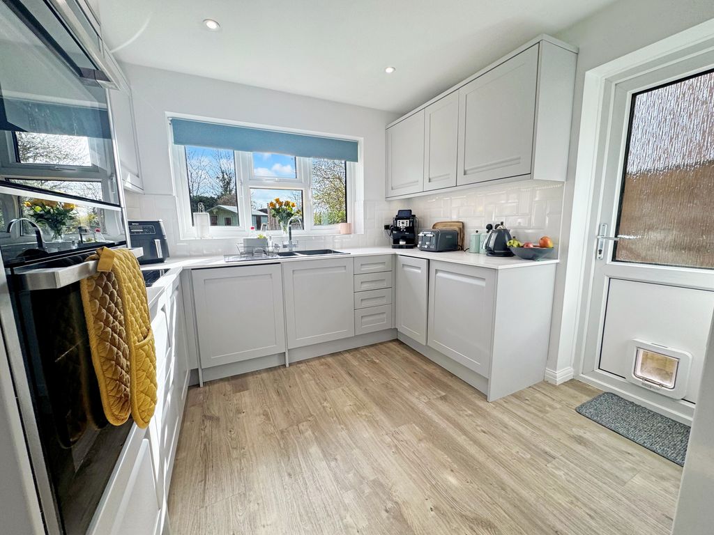 Property photo 3 of 12 27Dp
