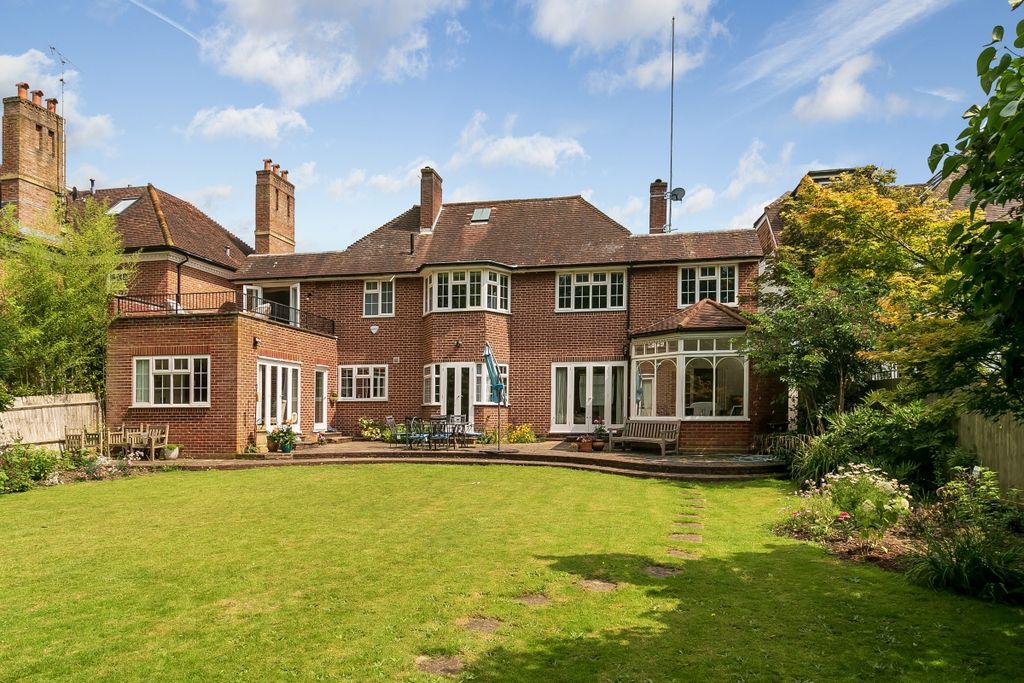 Property photo 1 of 32 14 Roedean Cresce...