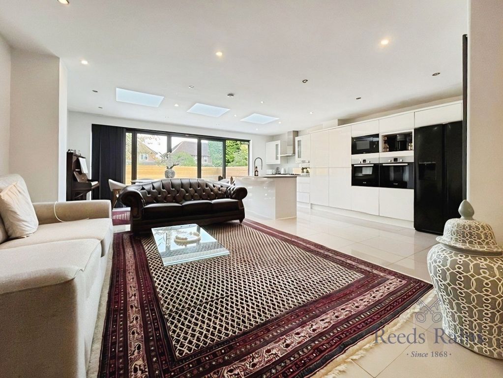 Property photo 3 of 20 Pbox-Img.Jpg