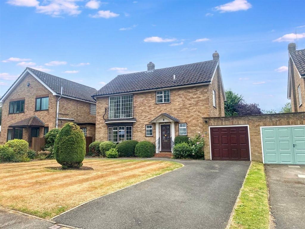 Property photo 1 of 14 4 Norbury Way Front July.Jpg