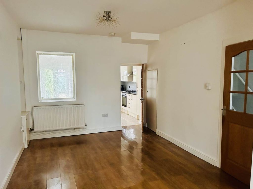 Property photo 3 of 9 Img_E3881