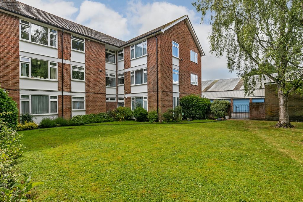 Property photo 3 of 8