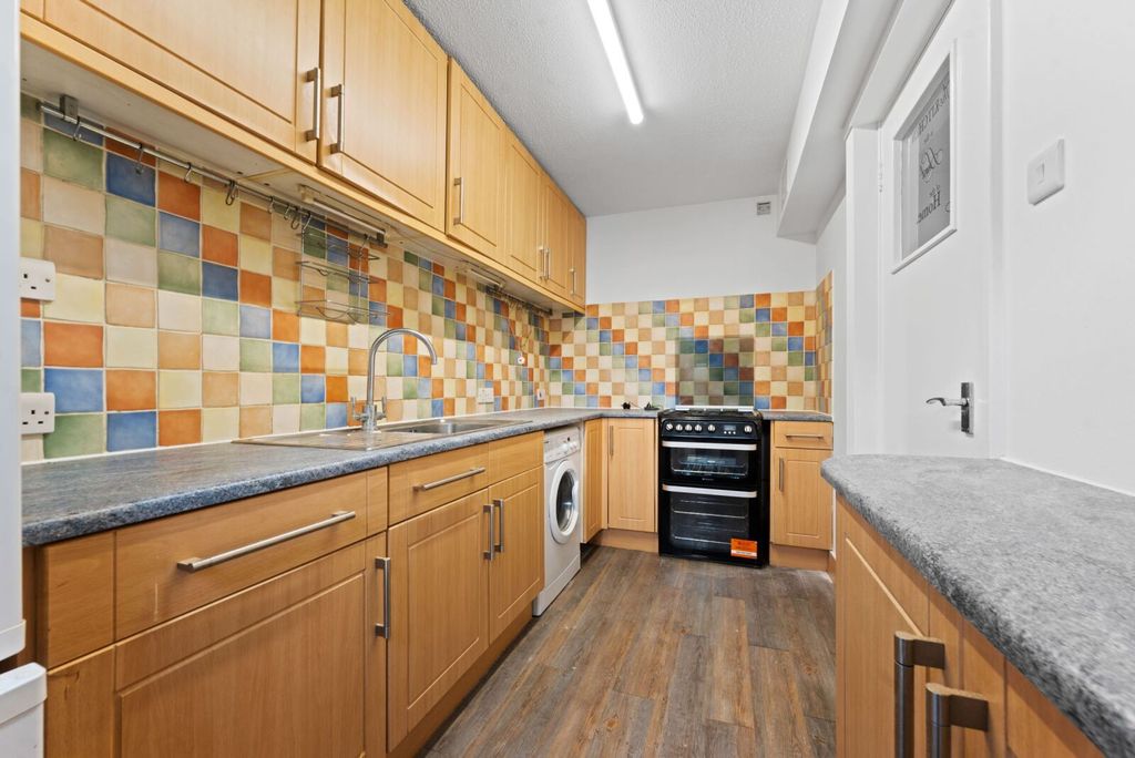 Property photo 3 of 9 Picture 3