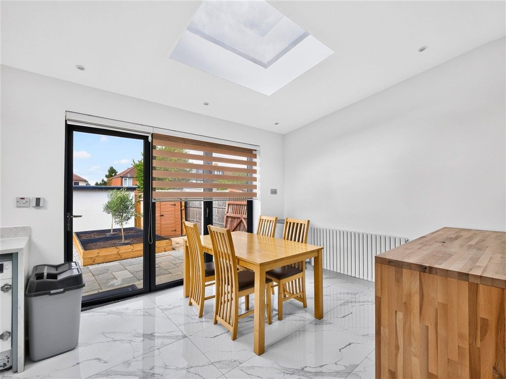 Property photo 3 of 14 Dining Area
