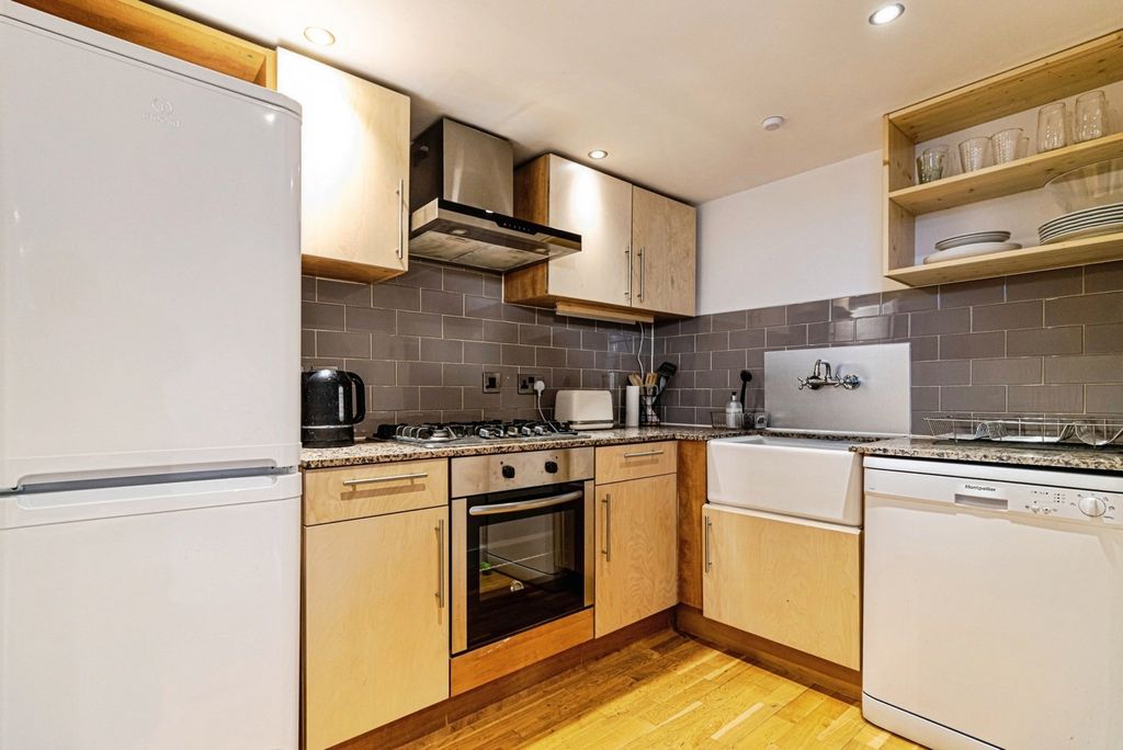 Property photo 3 of 9 Picture No. 10