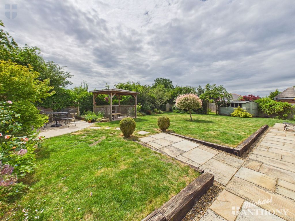 Property photo 3 of 19 Cam03852G0-Pr0683-Still021
