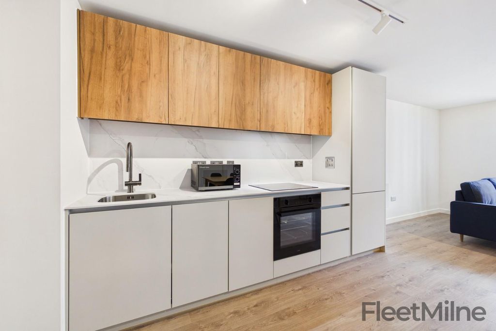 Property photo 2 of 12 Kitchen
