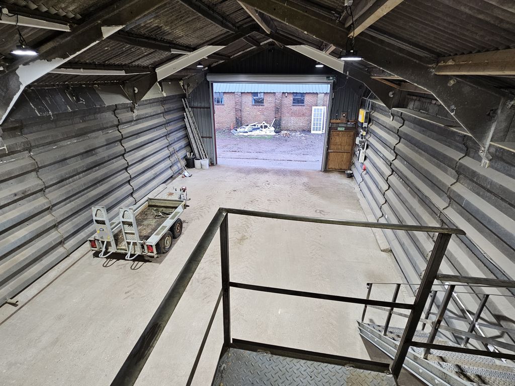 Property photo 3 of 11