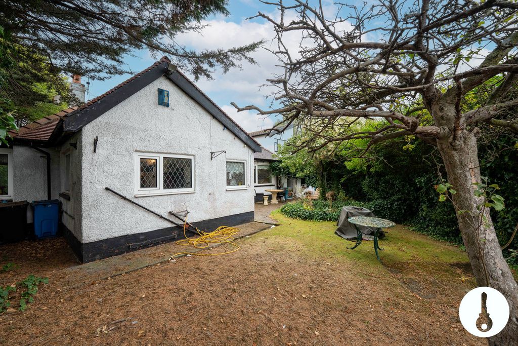 Property photo 2 of 25