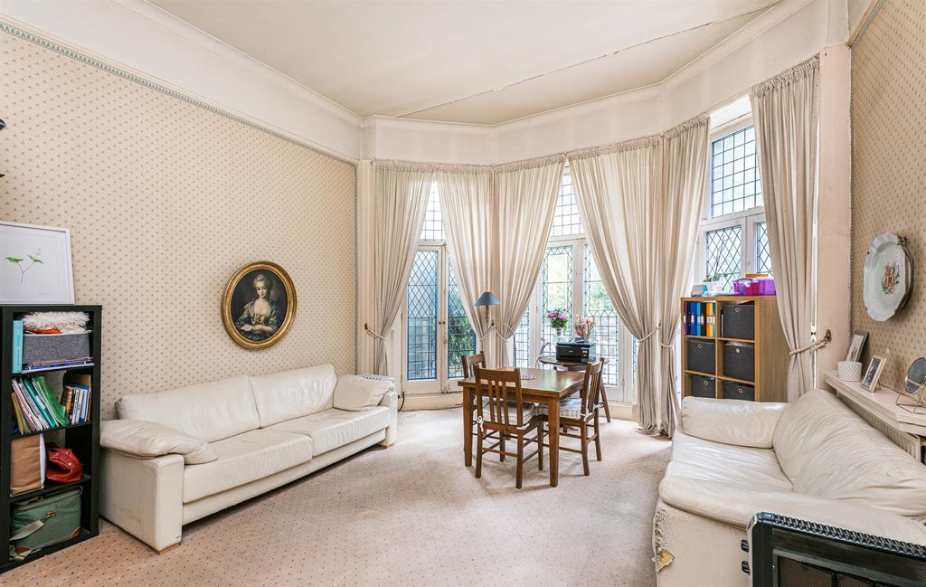 Property photo 1 of 13 Wetherby Gardens 1A_19A-21-2. Low Res.Jpg