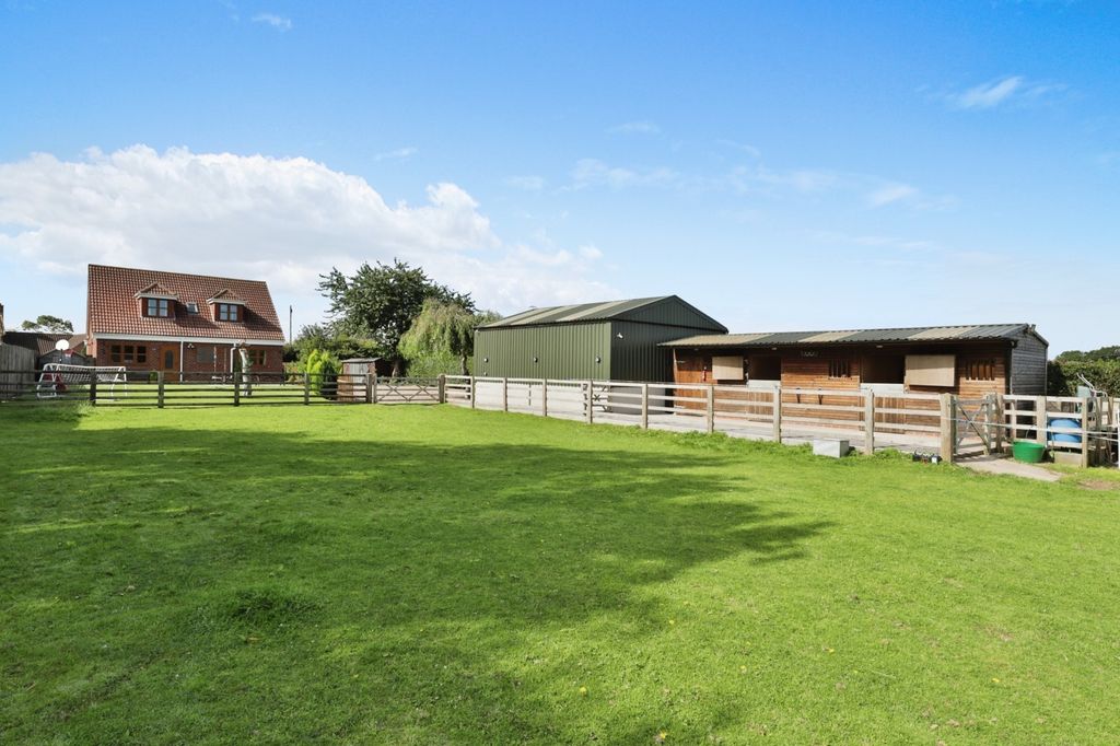 Property photo 1 of 26 4289871