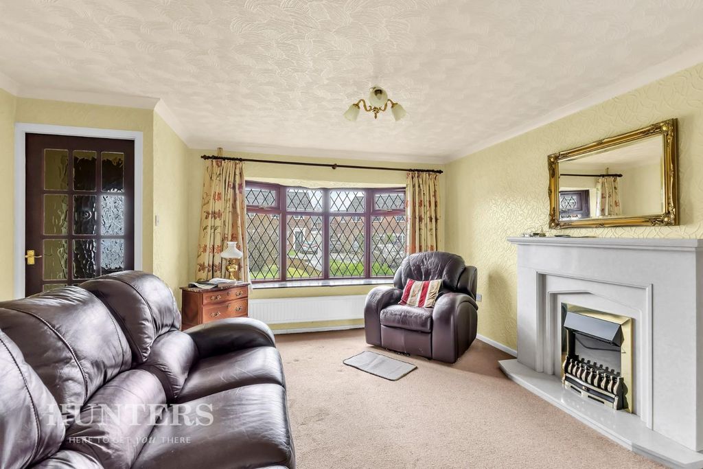 Property photo 3 of 22 Lounge