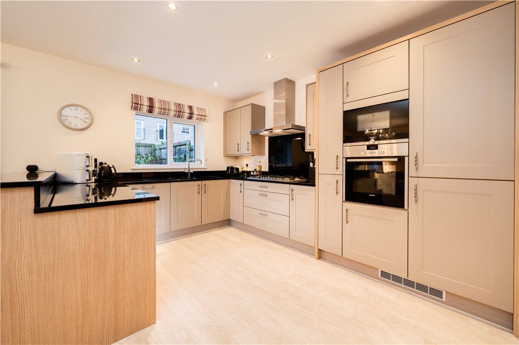 Property photo 3 of 23 Kitchen