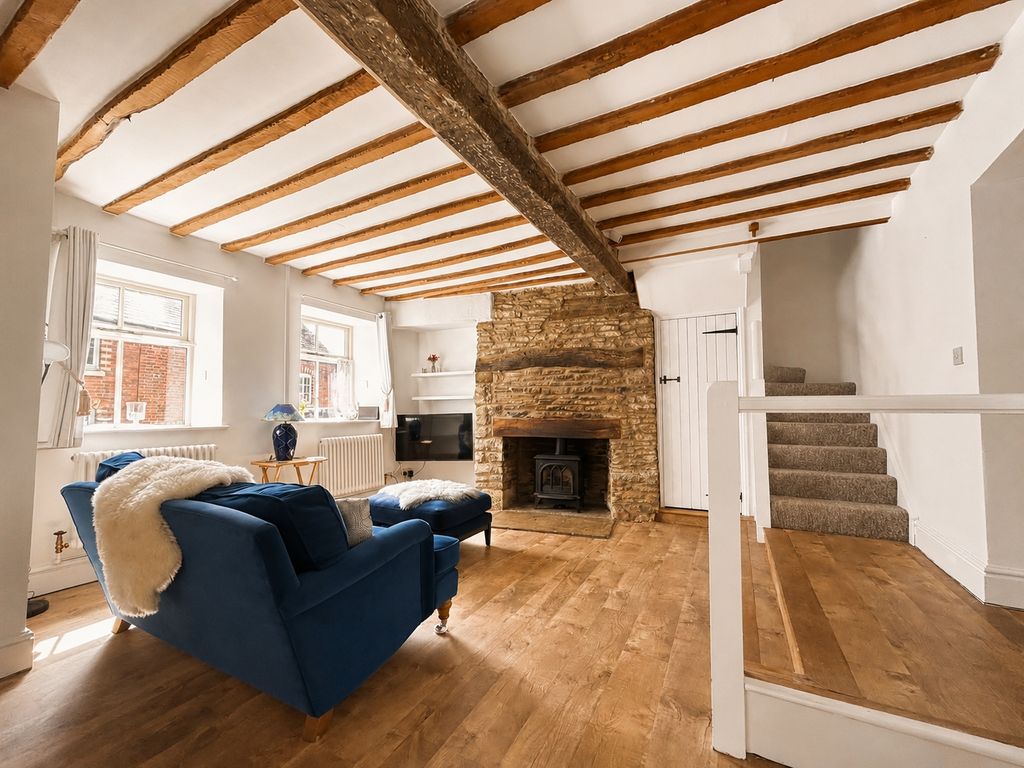 Property photo 2 of 18 Sitting Room
