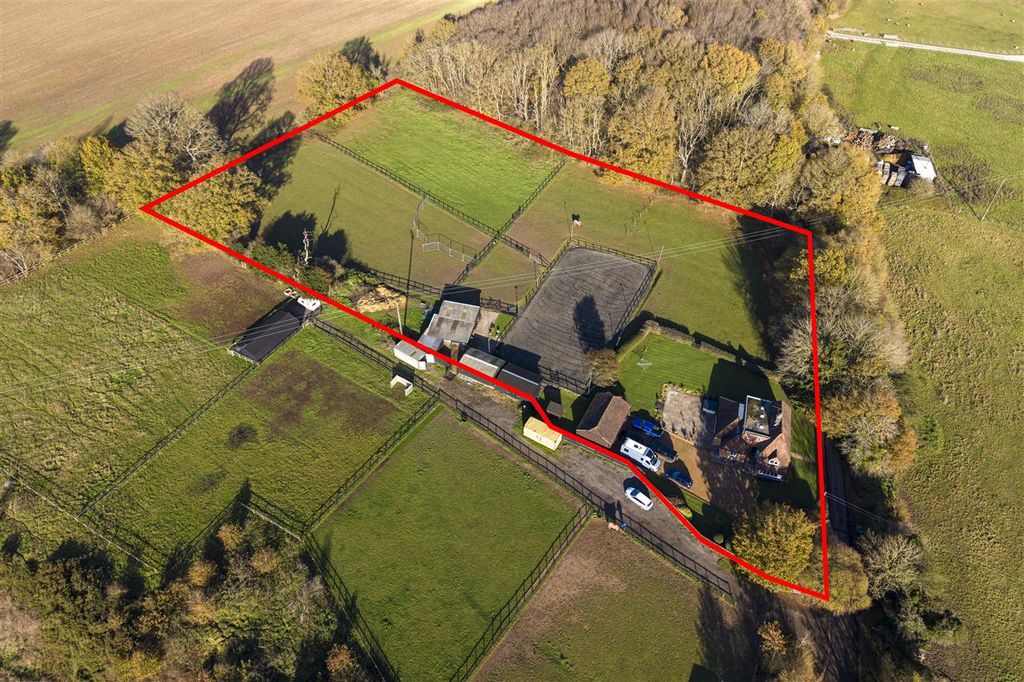 Property photo 2 of 32