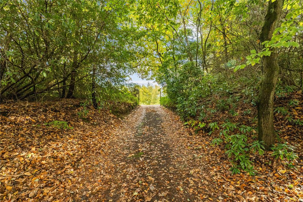 Property photo 2 of 12 Drive