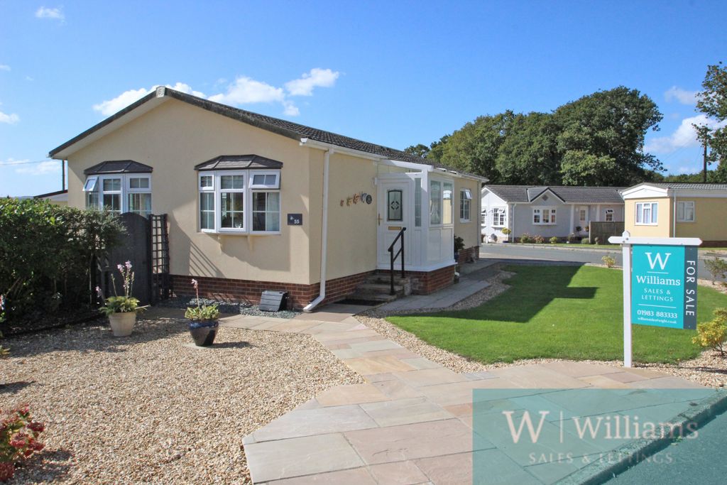 Property photo 1 of 17 Medina Park