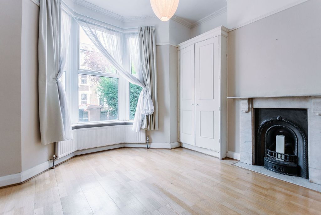 Property photo 3 of 23