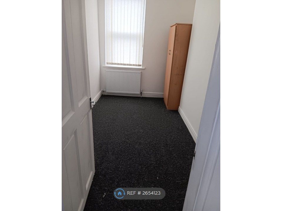 Property photo 1 of 5 Bedroom 1