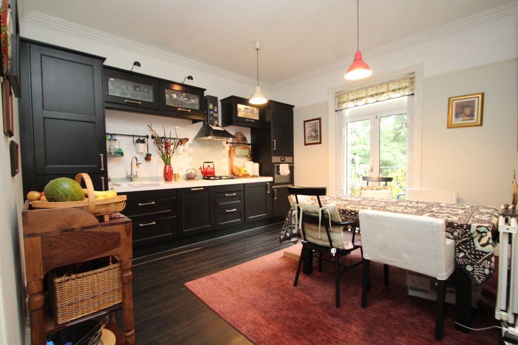 Property photo 2 of 8 Kitchen