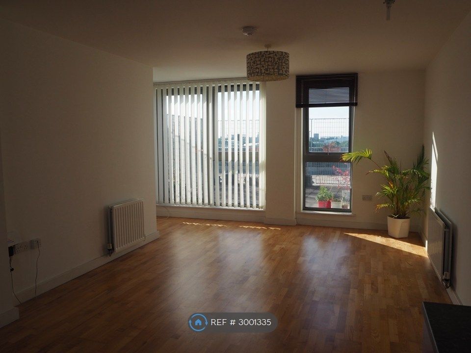 Property photo 2 of 7 Living/Dining Space