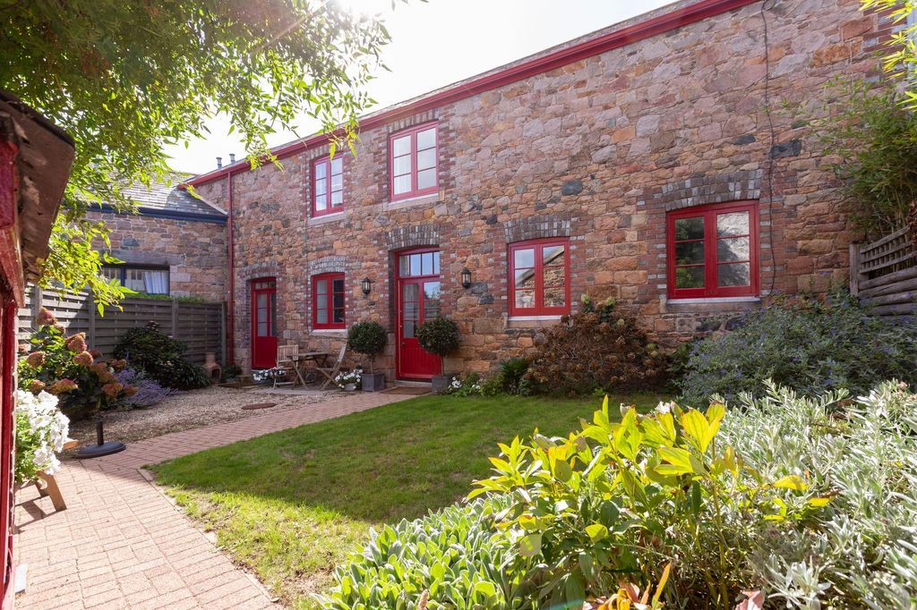 Property photo 1 of 32