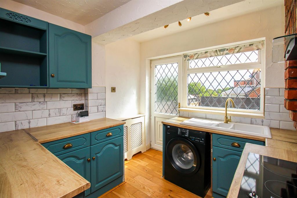 Property photo 3 of 14