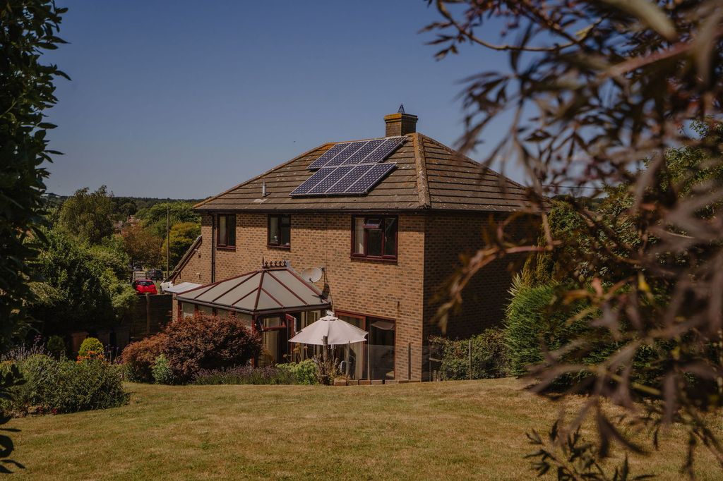 Property photo 2 of 41