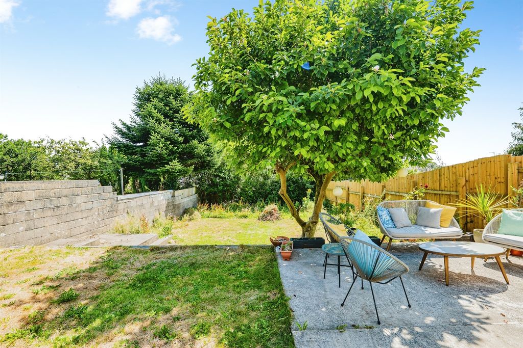 Property photo 2 of 22