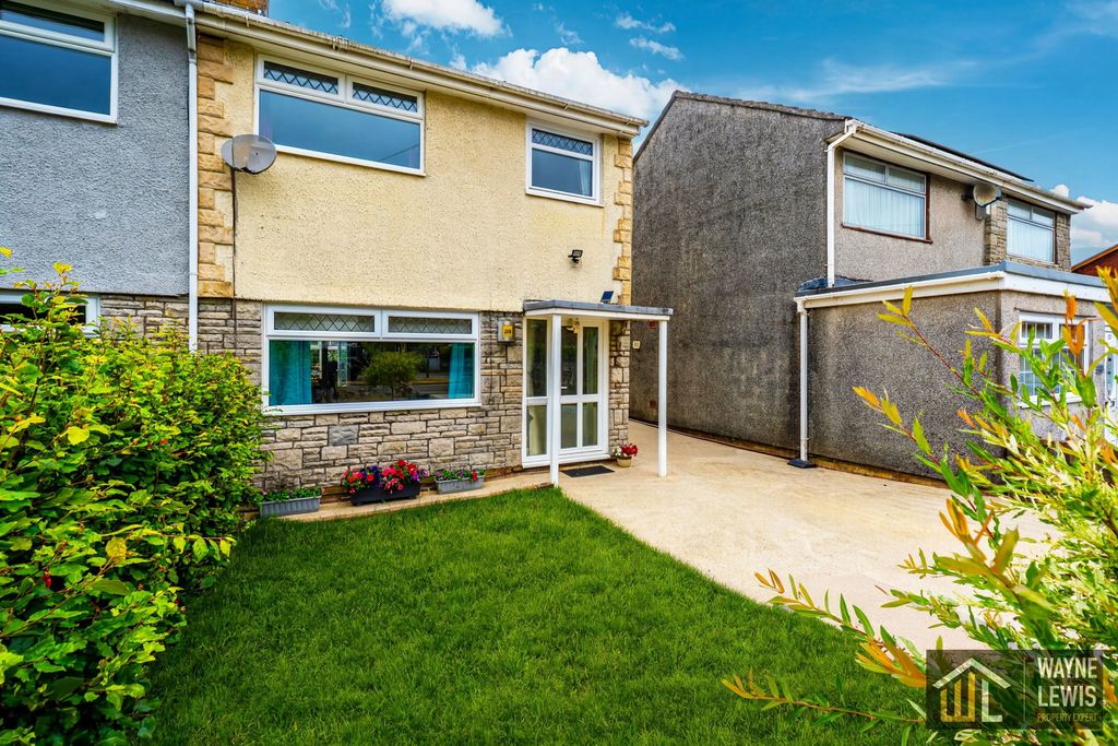 Property photo 2 of 38