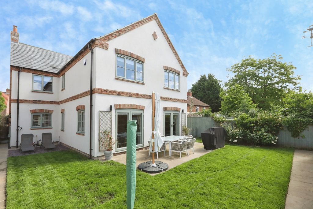 Property photo 2 of 18