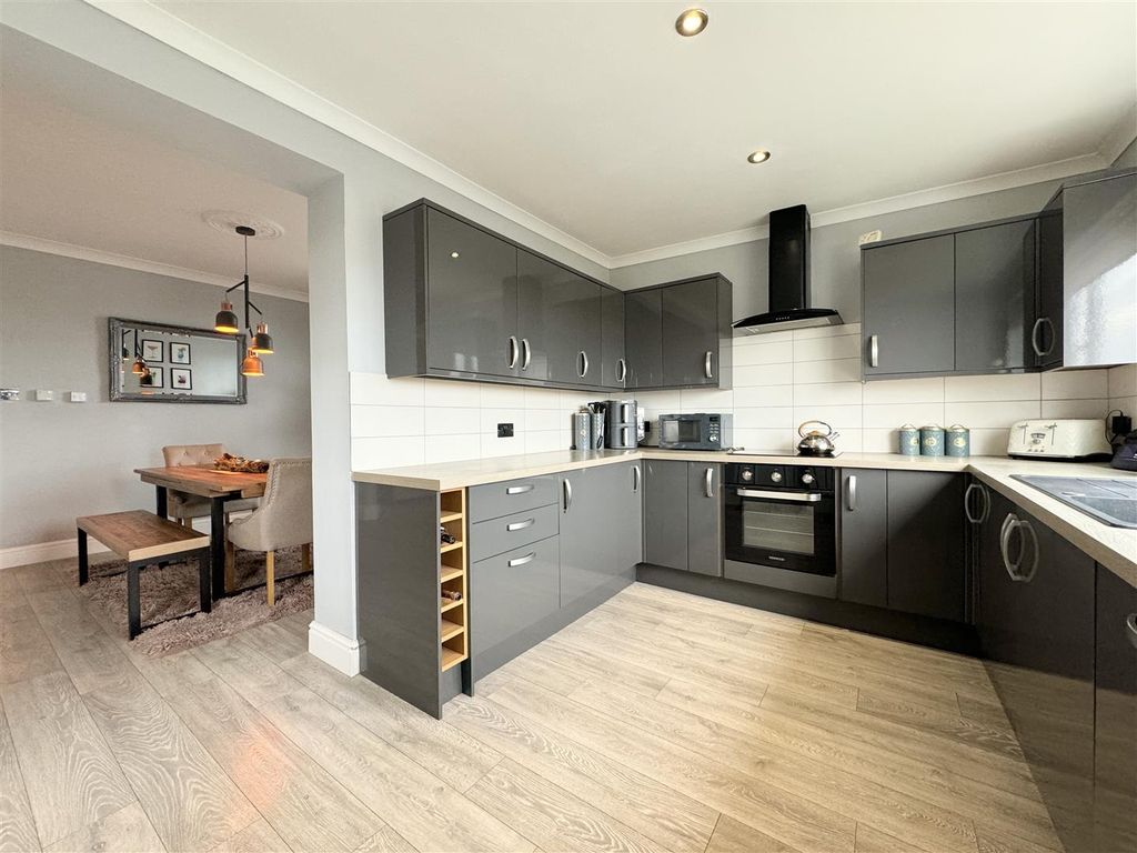 Property photo 2 of 48 Kitchen