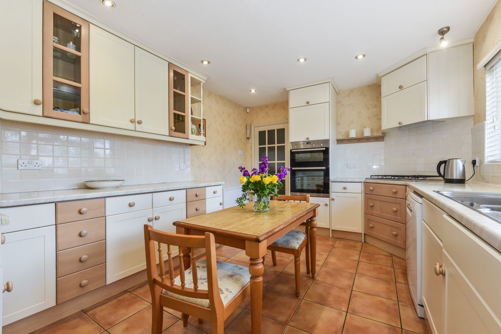 Property photo 2 of 37