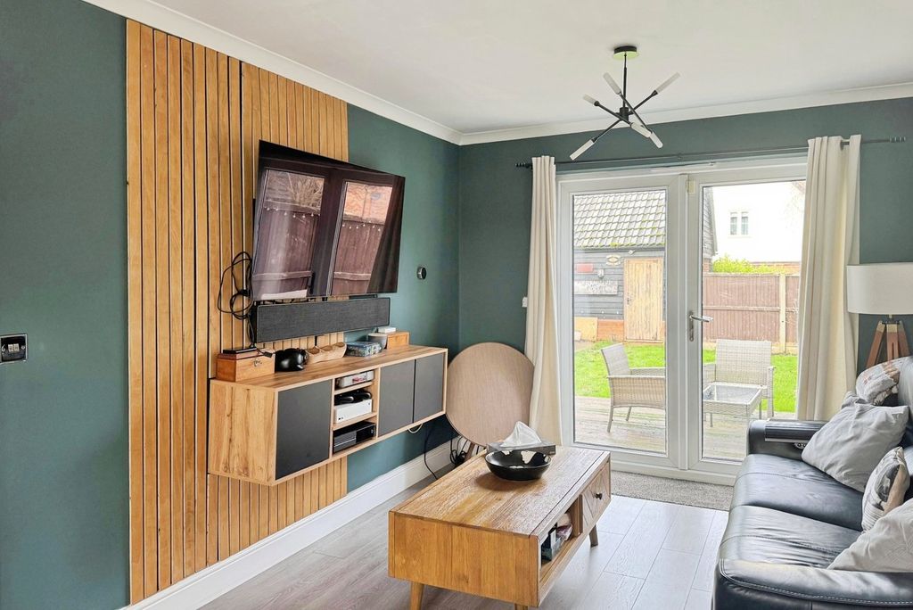 Property photo 2 of 13