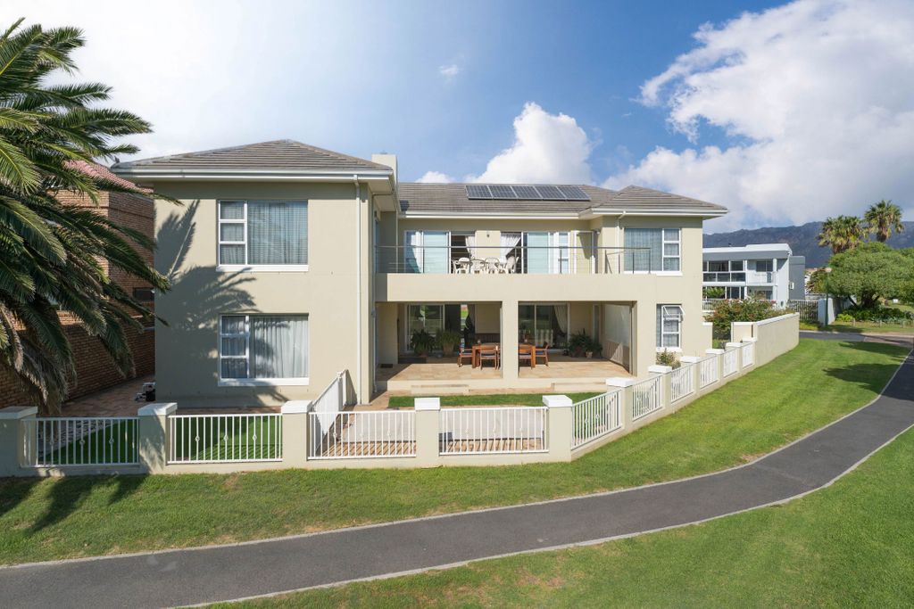 Property photo 1 of 62