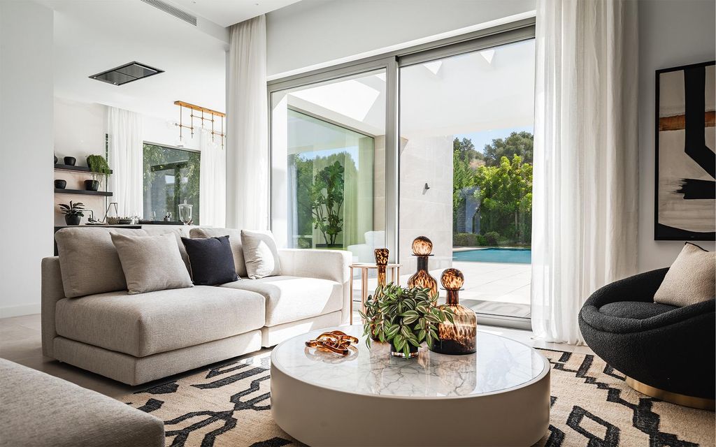 Property photo 3 of 33