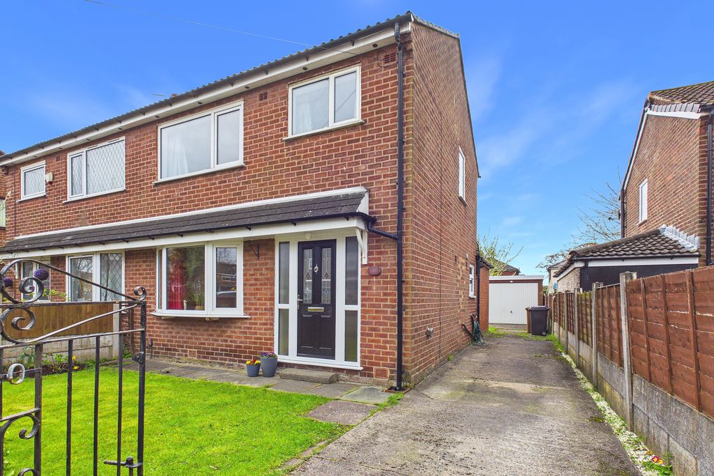 Property photo 1 of 11 Front