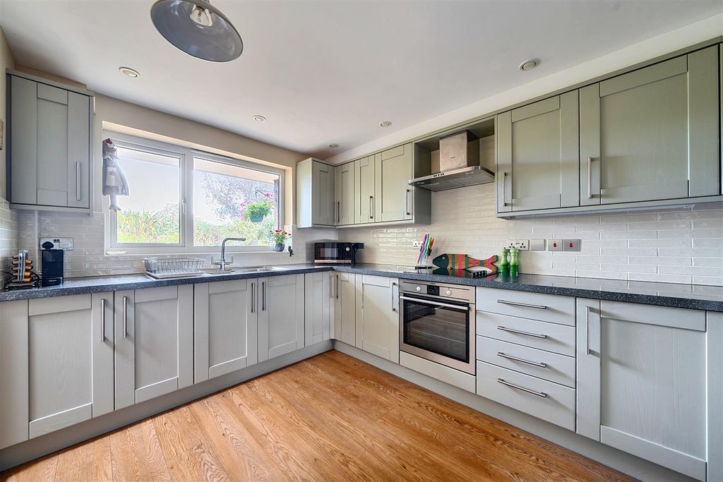 Property photo 2 of 16 Kitchen