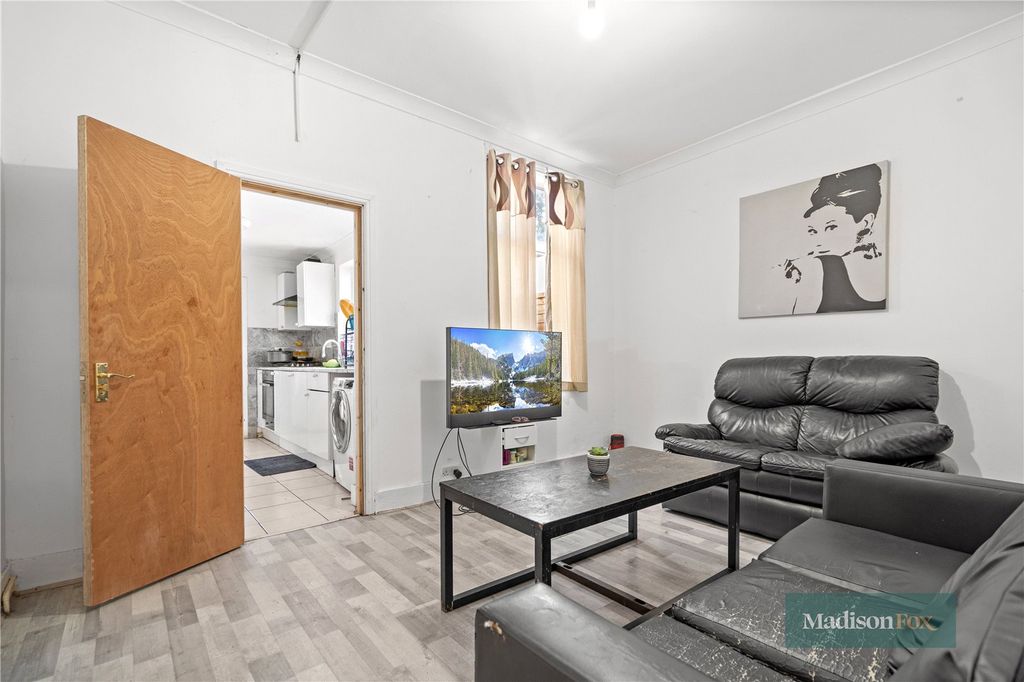 Property photo 2 of 18 Picture No. 20