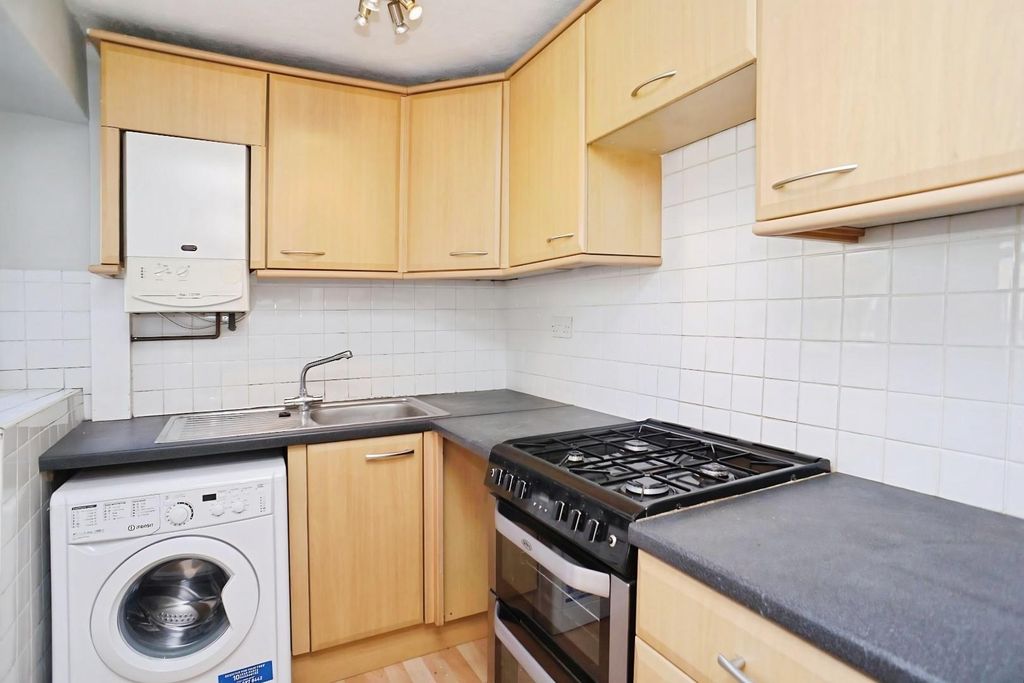 Property photo 1 of 11 Kitchen