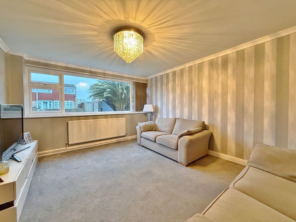 Property photo 3 of 23