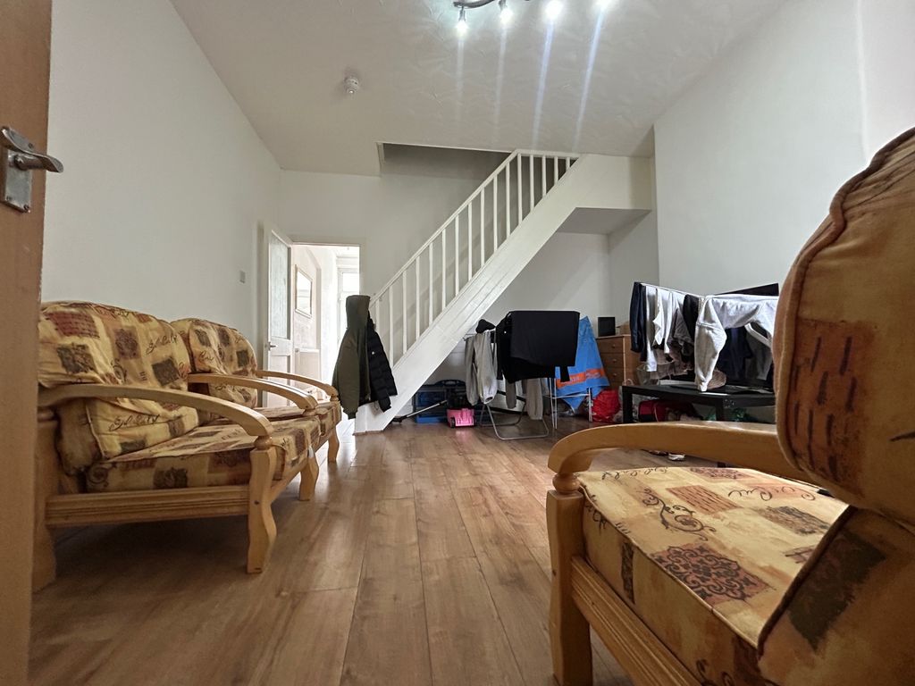 Property photo 1 of 7 Treharris